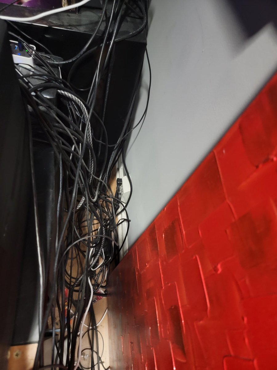 neopacket's tweet image. Me too, but mine is for the freaks out there. 🍆