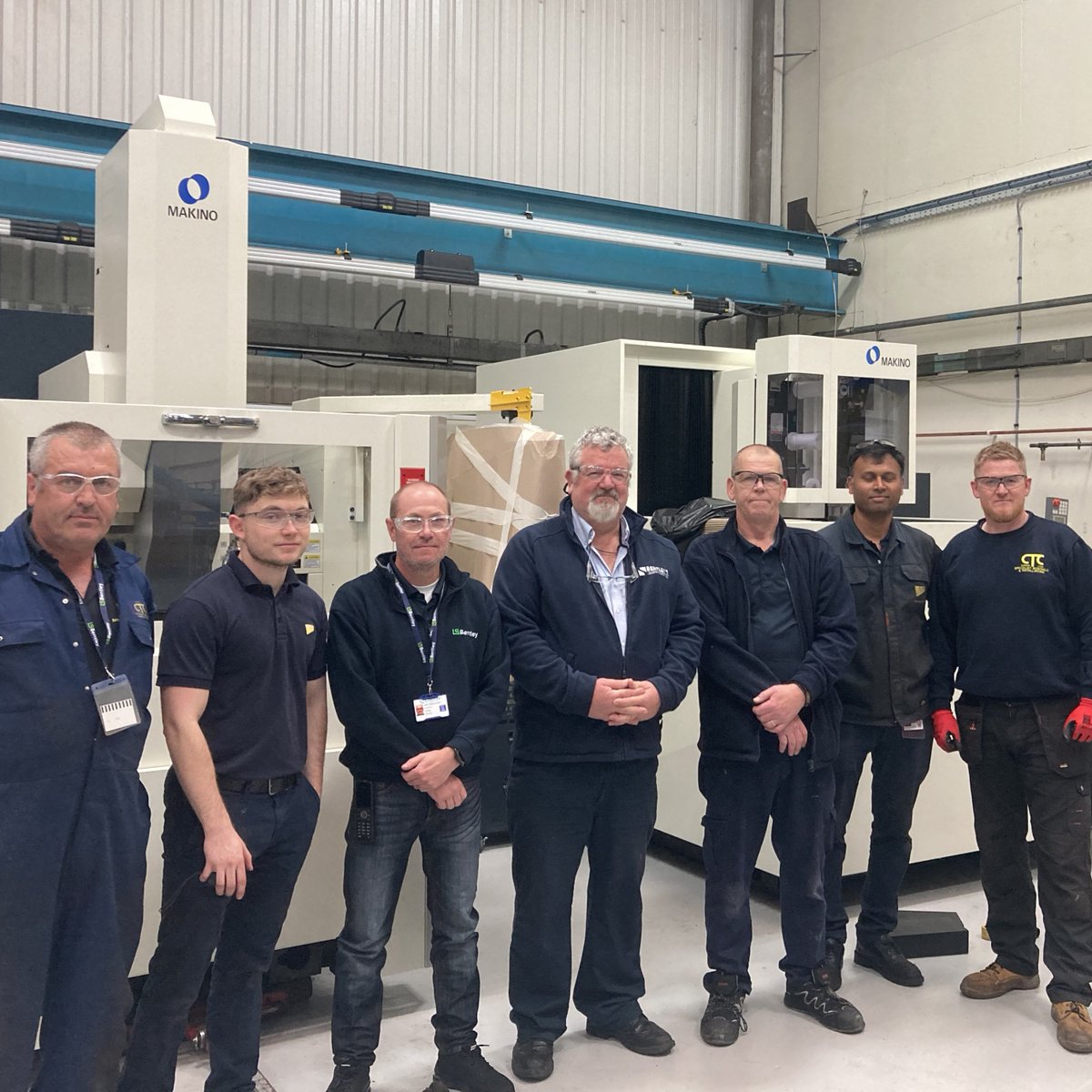 NCMT_Ltd's tweet photo. It’s #machinedeliverymonday in Gloucestershire 🚛
LB Bentley have taken delivery of two Makino EDM machines: one #wireedm U6 H.E.A.T. Extreme and one #sinker EDAF3 ⚡Supplied and installed by #NCMT 🤝
Enjoy your #latestinvestments 😊 Welcome to the NCMT-Makino family 🎉
#ukmfg https://t.co/LUf3Ch60Cg
