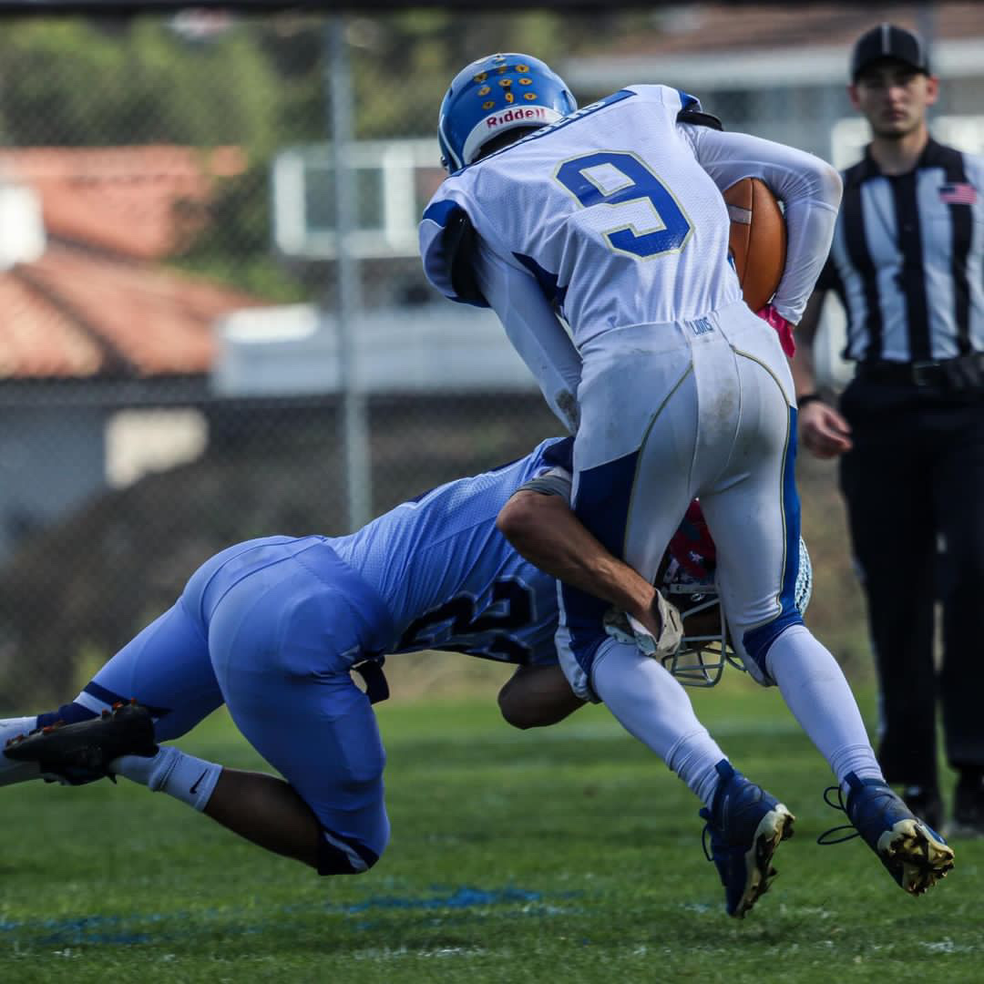JoshrGoodman22's tweet photo. CIF CHAMPS!!!!
68 Carries / 491 yards 
56 receptions / 735 yards 
1955 all purpose yards (177 avg)
2 interceptions (1 in CIF championship)  
Averaged 61 yard KO
40.5 yards per punt 
6/9 field goal (36 yard in CIF championship / 1 game winning)
22 touchdowns
@CoachMornhinweg https://t.co/3M3568EJ06