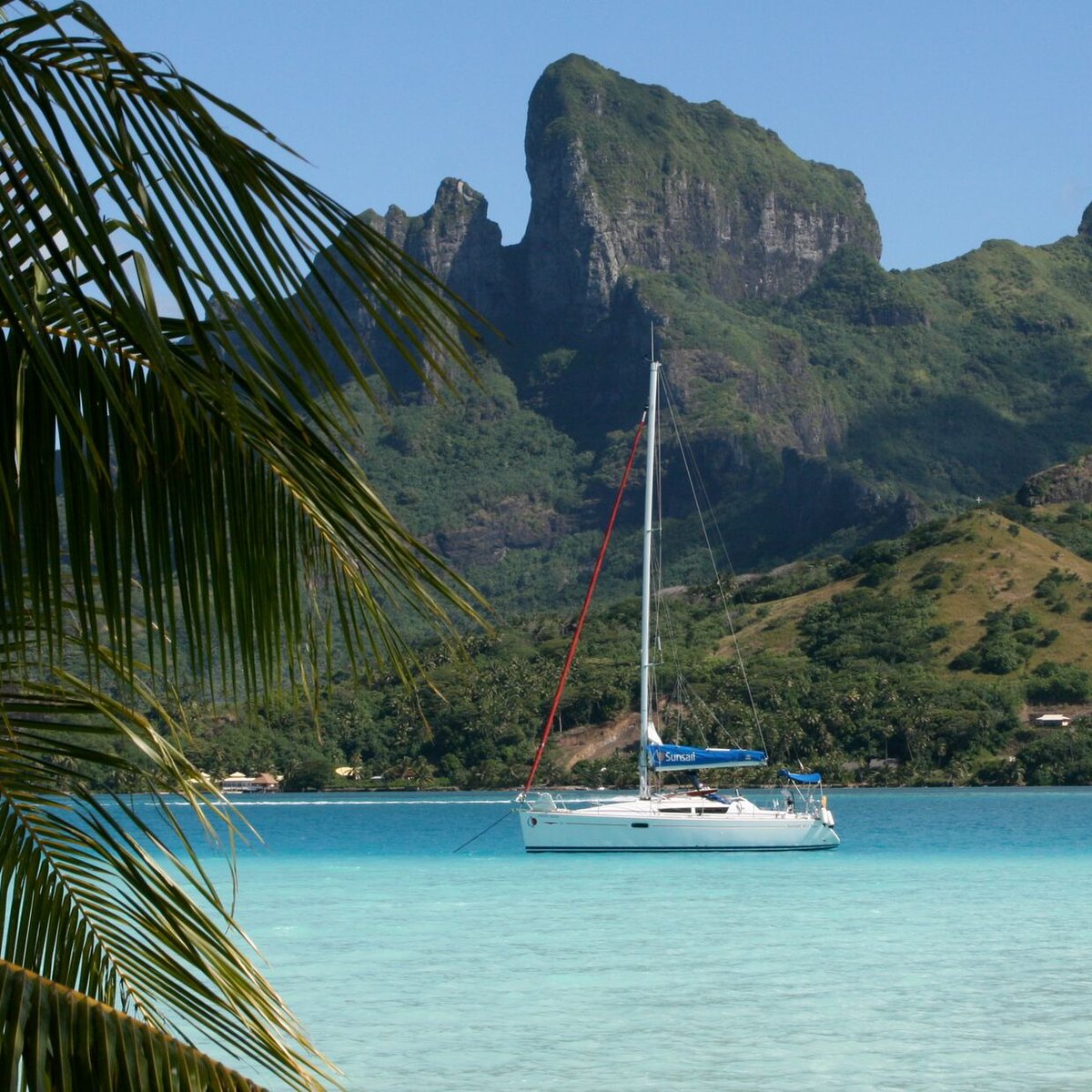 Set sail for exotic paradises! ⛵✨ Immerse yourself in the vibrant colors of Thailand's turquoise waters, discover the pristine beauty of the Seychelles, or experience the allure of Tahiti's secluded lagoons.
Your dream sailing holiday awaits... 🌺
➡️ hubs.li/Q029sD8B0