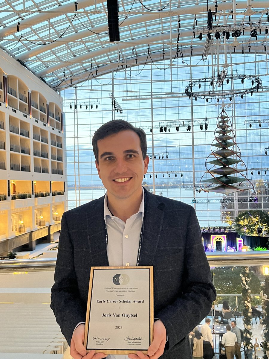 jorisvanouytsel's tweet image. I was deeply honored to receive the @NatComm Health Communication Division Early Career Award at #nca2023. Immense gratitude to all who supported my work and research.