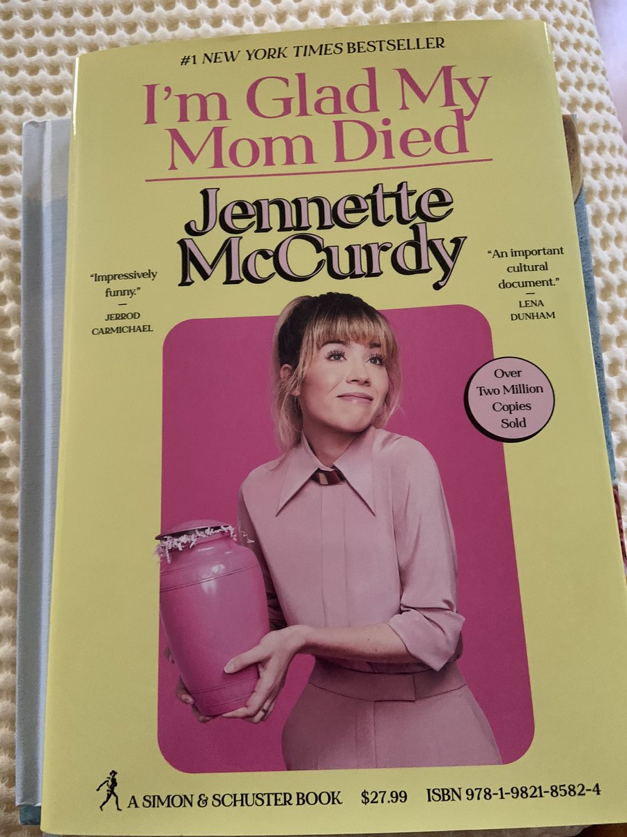 I’m finally going to read this. I got the last copy at Target today! Btw they have buy two and get the third free on books, movies, and music as part of their early sales #jenettemccurdy #imgladmymomdied #samandcat