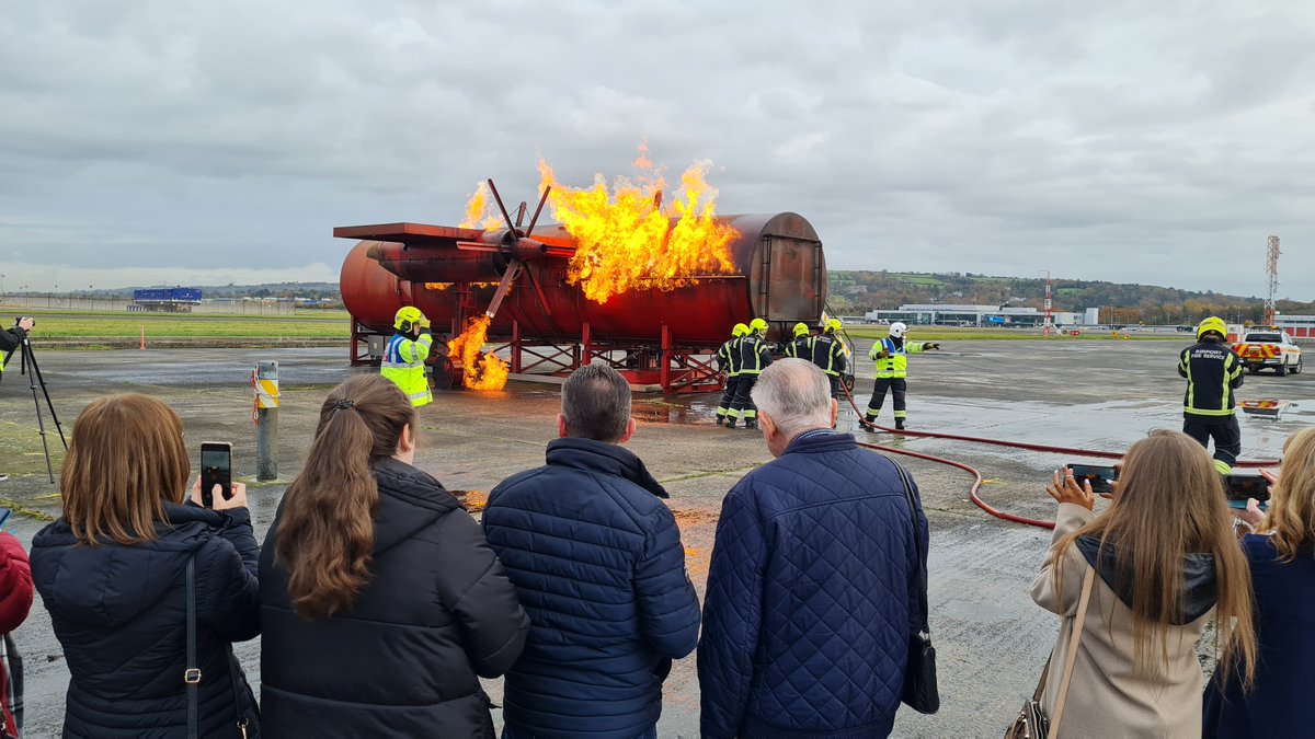 people1stni's tweet photo. Well done to the five new @BELFASTCITY_AIR apprentice firefighters who graduated with flying colours!!! Read more here: https://t.co/FfS6XwKdfr
#belfastcityairport #firefighters #ITskills #Congratulations #people1stni #firstfortraining #firefightertraining #belfast 👨🚒 https://t.co/dI2c8h5DiH
