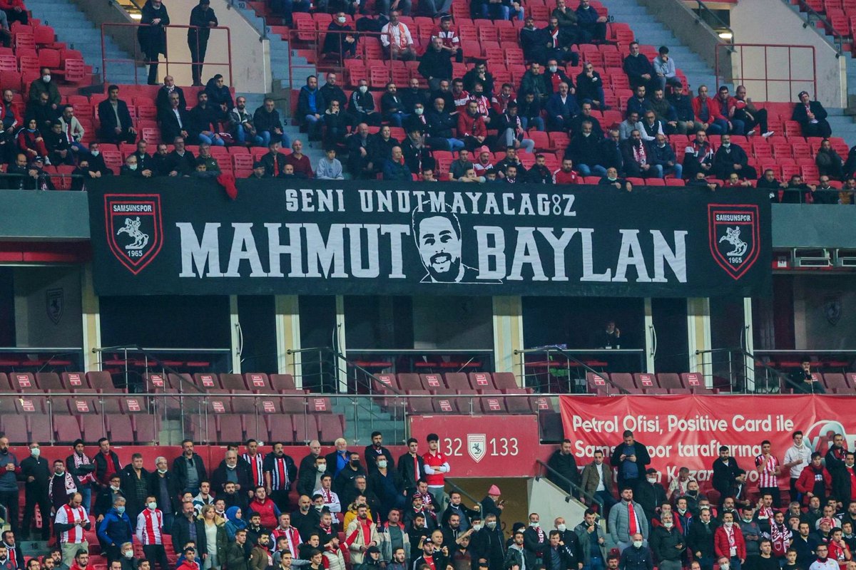 samsunsporhber's tweet photo. Aramızdan ayrılışının 2. yılında rahmetle ve duayla anıyoruz.
Seni hiç unutmayacağız Mahmut Baylan, huzur içinde uyu. #MahmutBaylan #Samsunspor https://t.co/LIxuaiq3jX