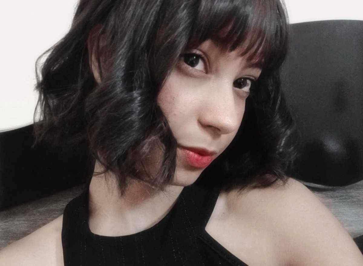 mekiily's tweet photo. meu olho fica vermelho c esse efeito☹️ https://t.co/DlErwr6GBr