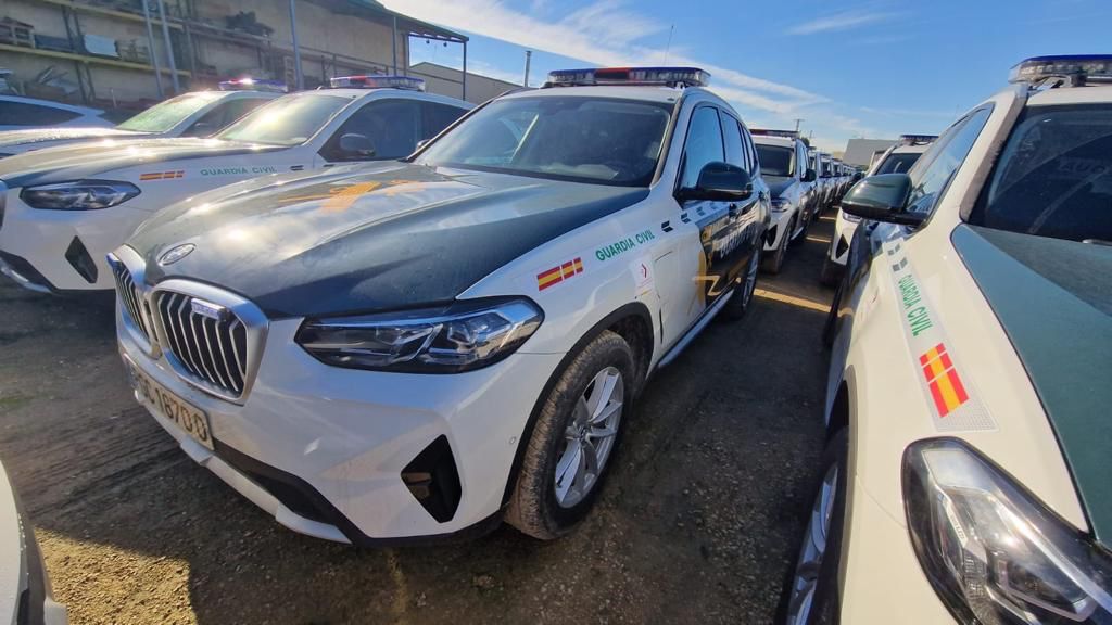 guardiacivil's tweet photo. La @guardiacivil ha recibido esta mañana un total de 187 vehículos nuevos que se incorporan a su flota renovada para ser utilizados por unidades de todas las Comandancias.
https://t.co/OrhUWioHqI https://t.co/a6S2sy4APG