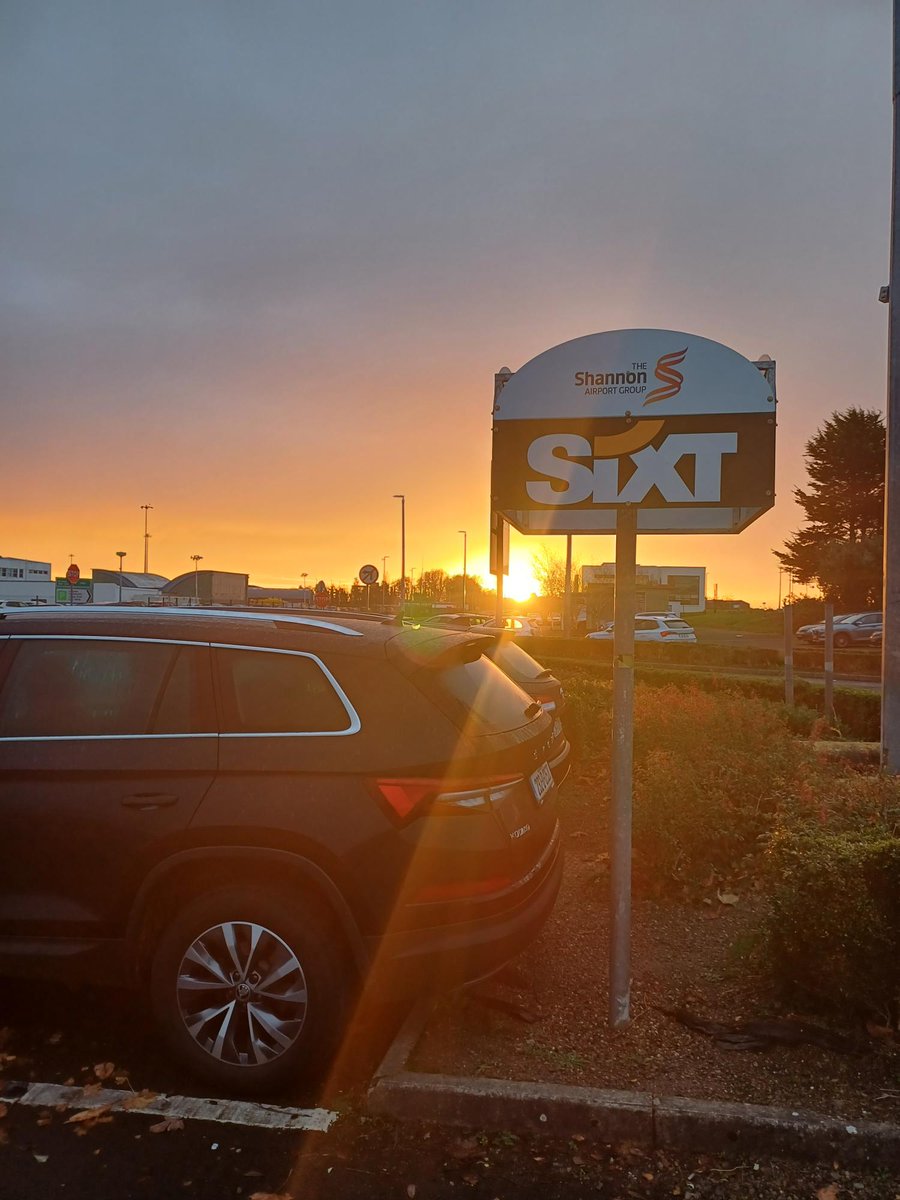 A leafy Autumn sunrise at our Shannon Airport branch 🍂☀️#AutumnSunrise #ShannonAirport #TravelGram #FallColors