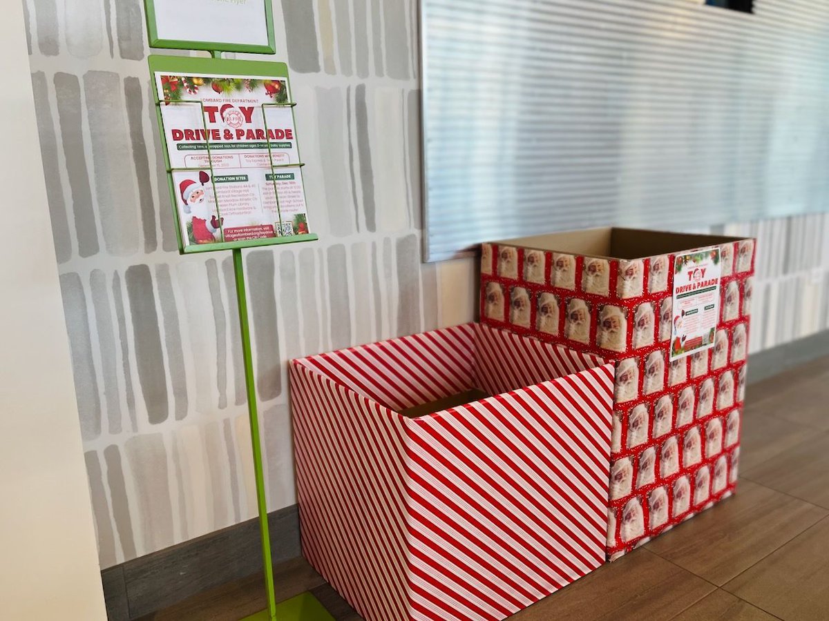 Helen Plum Library (@plumlib) on Twitter photo We're thrilled to be a drop-off location for the Lombard Fire Department's Annual Toy Drive! π Drop off new, unwrapped toys and baby supplies to our bins in the Hub now through December 15. Find out more information about the drive and toy parade at: bit.ly/3SJLMFF We're thrilled to be a drop-off location for the Lombard Fire Department's Annual Toy Drive! π Drop off new, unwrapped toys and baby supplies to our bins in the Hub now through December 15. Find out more information about the drive and toy parade at: bit.ly/3SJLMFF