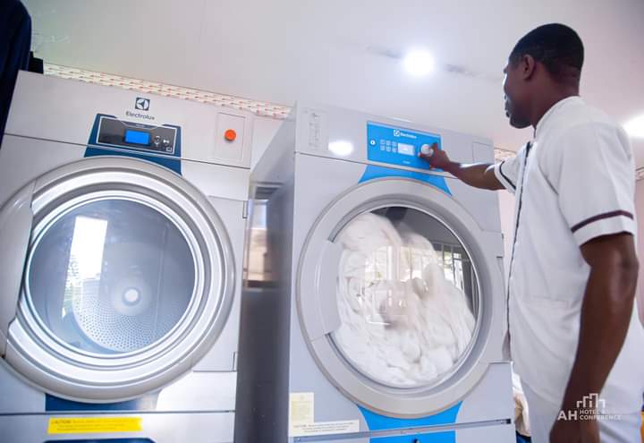 Preacherboye's tweet image. Your wardrobe deserves the best treatment. @AHHotelAfrica_ ensures your clothes are stain-free and full of freshness. 
🌞🧺
#Ahhotel
 #FreshnessUnleashed
#StressFreeLaundry
#AHHotelDifference
#laundrymagic