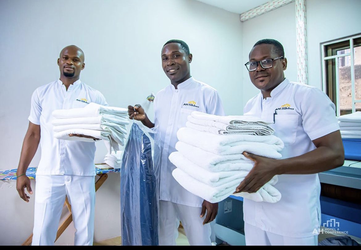 Preacherboye's tweet image. Your wardrobe deserves the best treatment. @AHHotelAfrica_ ensures your clothes are stain-free and full of freshness. 
🌞🧺
#Ahhotel
 #FreshnessUnleashed
#StressFreeLaundry
#AHHotelDifference
#laundrymagic