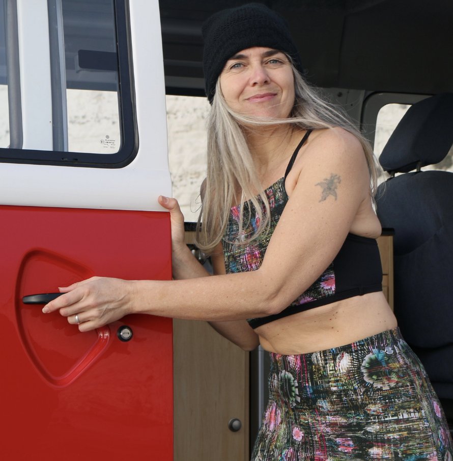 Vanlife is made much easier in easy-to-wear leggings & crop tops! Have a look at our sustainable Gym To Swim separates! #gymtoswim #rubymoon #wellbeing #empoweringwomen #sustainableliving #ecoleggings #surfgergirl #vangirl #campervanliving #campervan #vwvan #swimhappy #gymtoswim