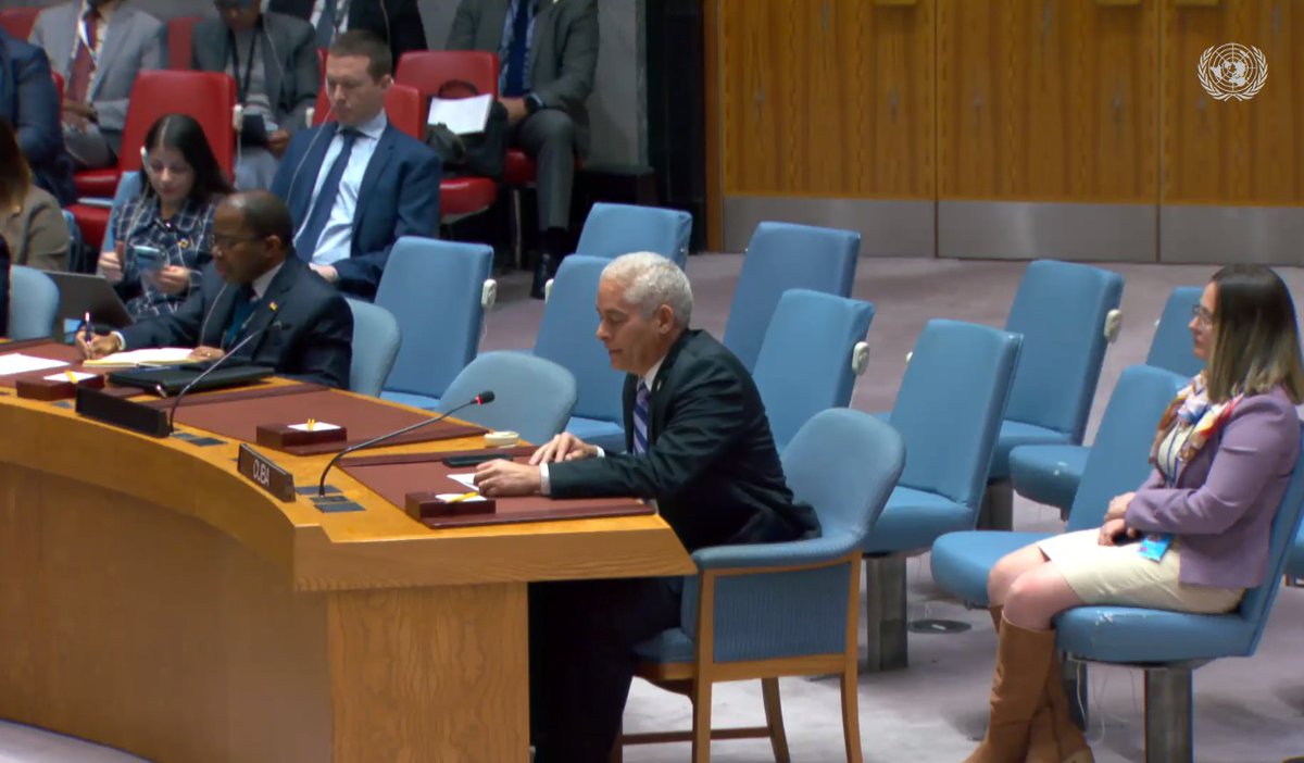 Reafirmé en el Consejo de Seguridad de <a href="/ONU_es/">Naciones Unidas</a> que una paz sostenida y duradera precisa erradicar las causas raigales de los conflictos, en particular los problemas del desarrollo que afectan especialmente a los países del Sur, como consecuencia del injusto orden internacional.
