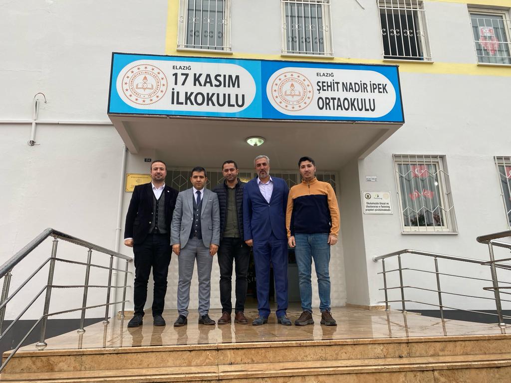 ebselazig1's tweet photo. Şehit Nadir İpek Ortaokulu'na müdür yardımcısı olarak atanan Mustafa Tekin'e hayırlı olsun ziyaretinde bulunduk. Kendisine yeni görevinde başarılar diliyoruz. https://t.co/MScQ23jj4i