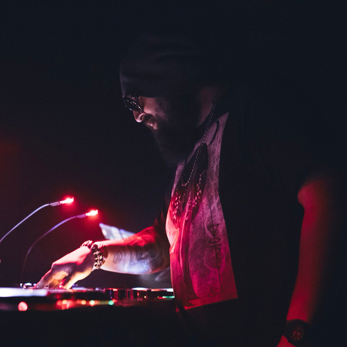 PRIMENIGHTCULT's tweet image. Excited to announce the TomKillsJerry EP "In Absentia", releasing tomorrow on Prime.

@Tomkillsjerry // In Absentia EP