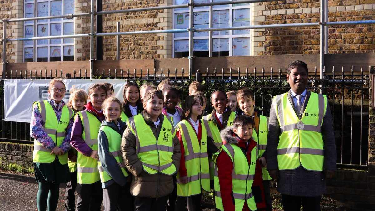 Area (@areaworkplaces) on Twitter photo We had the pleasure of opening our doors to the talented students of Sandfield Primary School as we hosted the highly anticipated art competition!🎨
With an overwhelming response, we invited the Mayor of Guildford, Masuk Miah, to pick our winner.
<a href="/GuildfordBC/">Guildford Borough Council</a> <a href="/Kingsbridge_Est/">Kingsbridge</a> We had the pleasure of opening our doors to the talented students of Sandfield Primary School as we hosted the highly anticipated art competition!🎨
With an overwhelming response, we invited the Mayor of Guildford, Masuk Miah, to pick our winner.
<a href="/GuildfordBC/">Guildford Borough Council</a> <a href="/Kingsbridge_Est/">Kingsbridge</a>