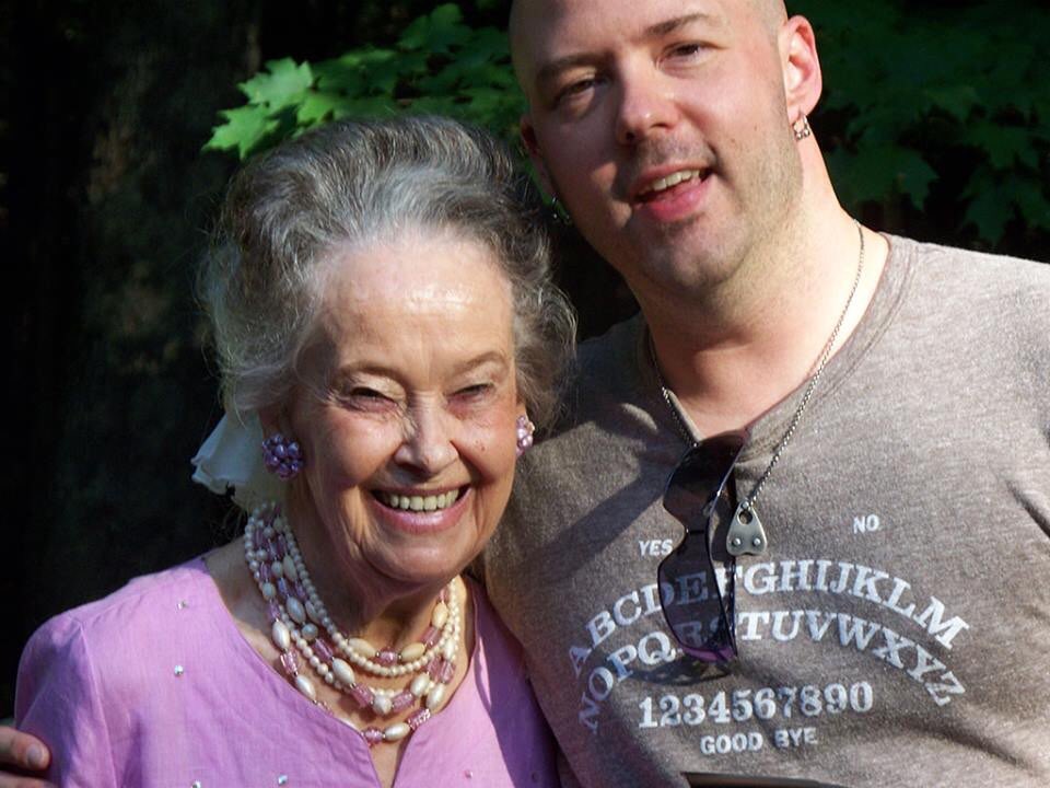 That time I spent the day with Lorraine Warren talking Ouija boards... 
#ouija #ouijaboard #lorrainewarren #warrens