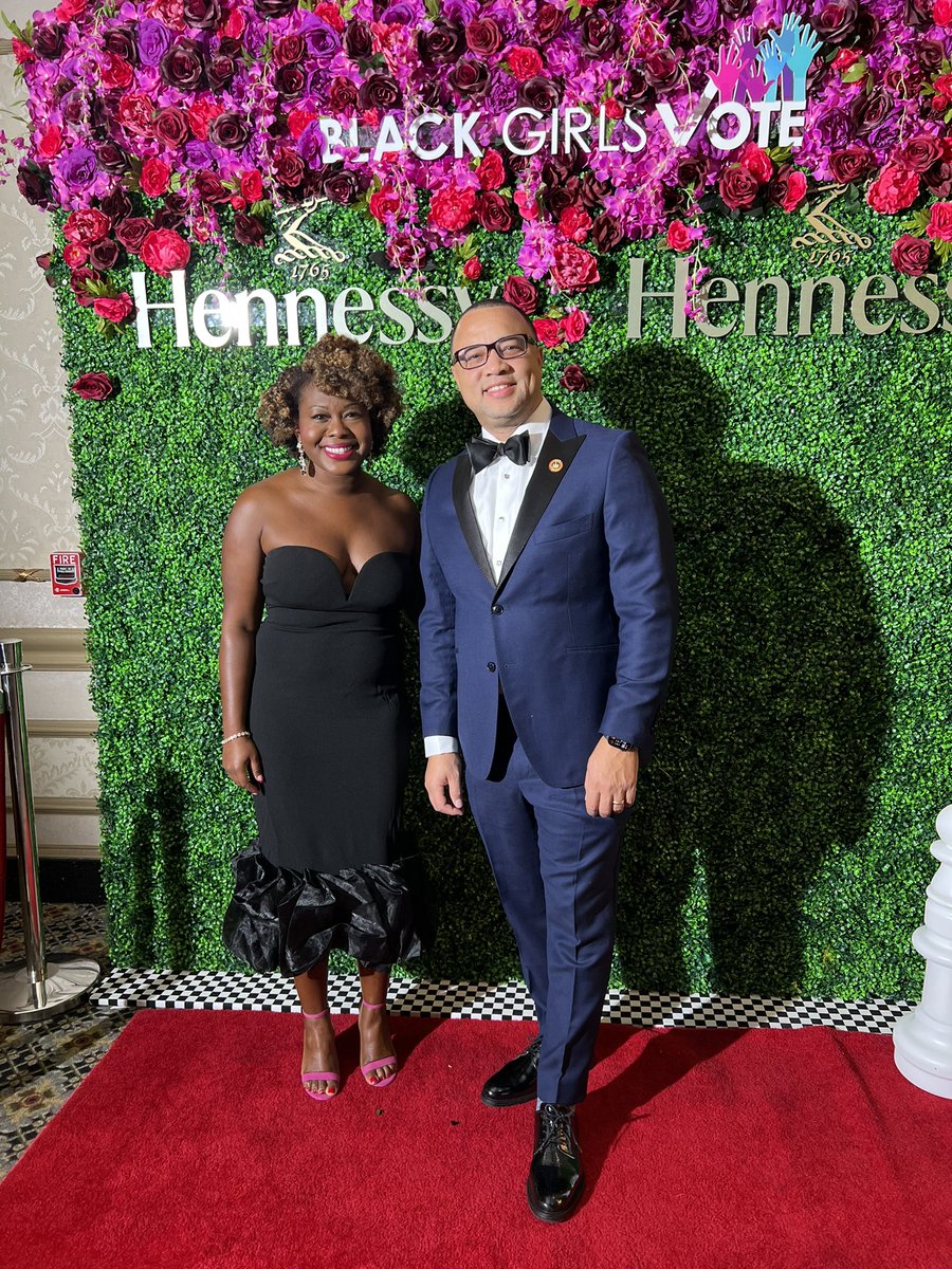 AntonioHayes40's tweet photo. What a weekend Friday - Black Girls Vote Gala, Saturday Legislative Black Caucus Gala and Sunday - Kappa Alpha Psi Annual Thanksgiving for All to Senior Citizens #PartiesWithPurpose https://t.co/Hm4q3H7RWx
