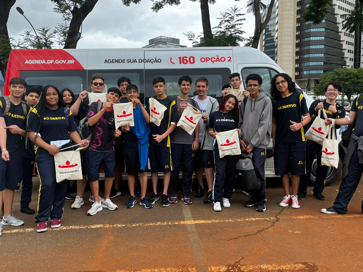 ObjetivoDF's tweet photo. A unidade de Samambaia participou da doação de sangue no Hemocentro de Brasília nesta segunda-feira, como parte do PIC "Melhores Corações Doam Sangue"! 🩸👐🏻 

📸: Reprodução/Colégio Objetivo DF https://t.co/lzvFlwBr04