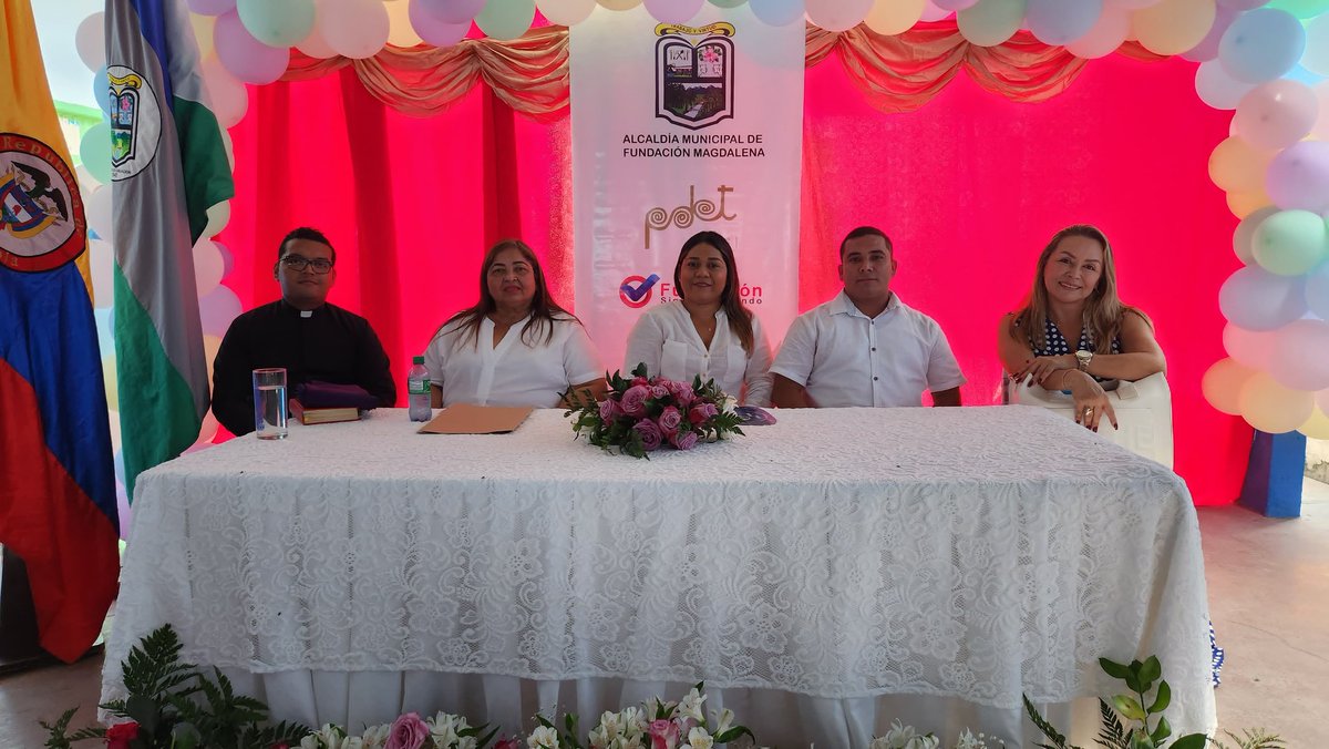 CarloSierras's tweet photo. Gracias a Dios otra obra más  en el sector educación inauguración de aulas escolares y sala de informática sede José Antonio galán del municipio @Alcaldiafcion #fundacion sigue avanzando @Mineducacion @AvelinoMartiART @MilagroHg @RenovacionCo https://t.co/0OUsL45cRd