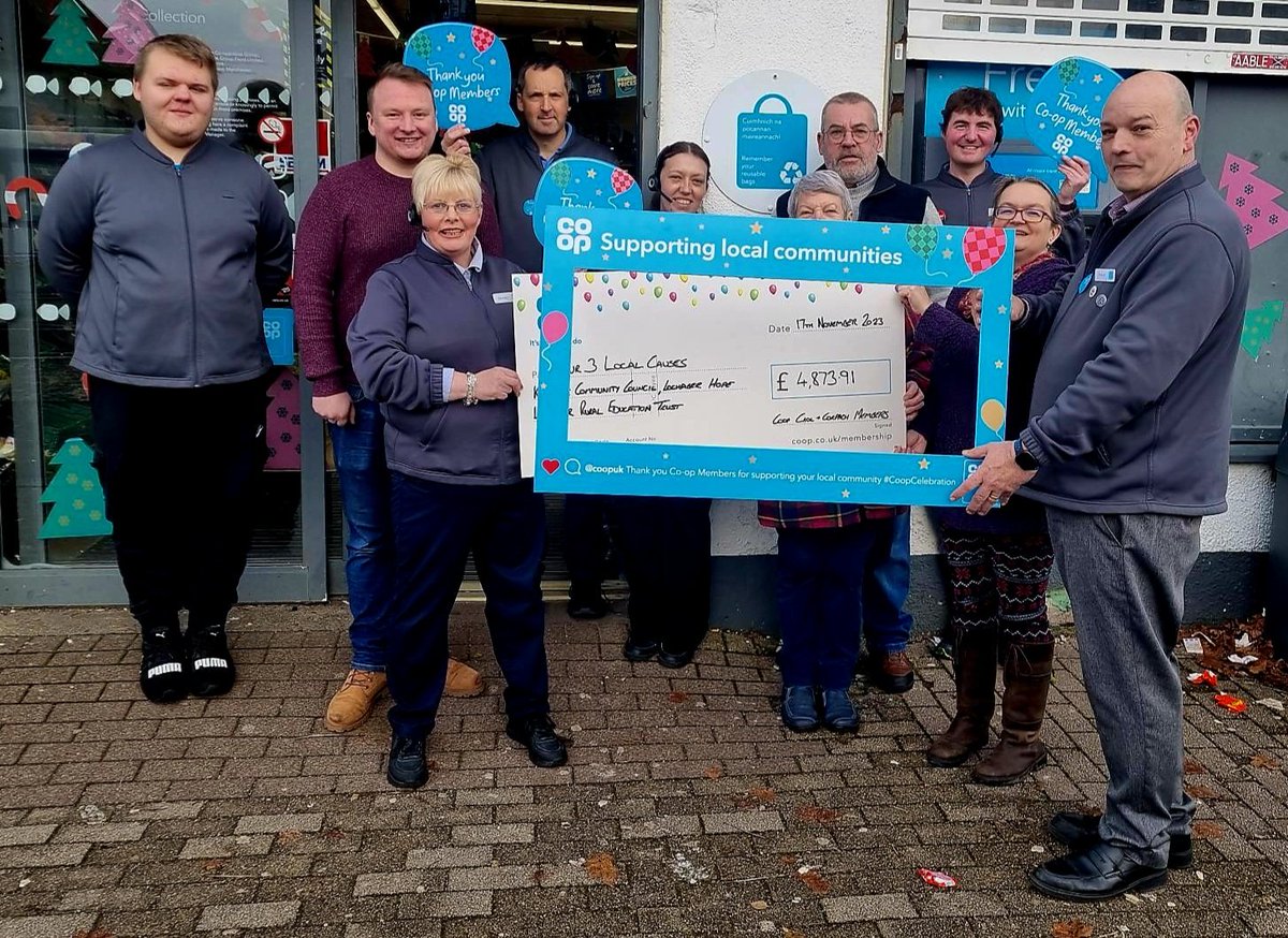 @coopuk Fort William. Celebrating the difference our @coopuk members have made to our Local Community Fund causes.  #ItsWhatWeDo #beingcoop 
@PaulMcPCoop @Tom_MPM @CoopFayB