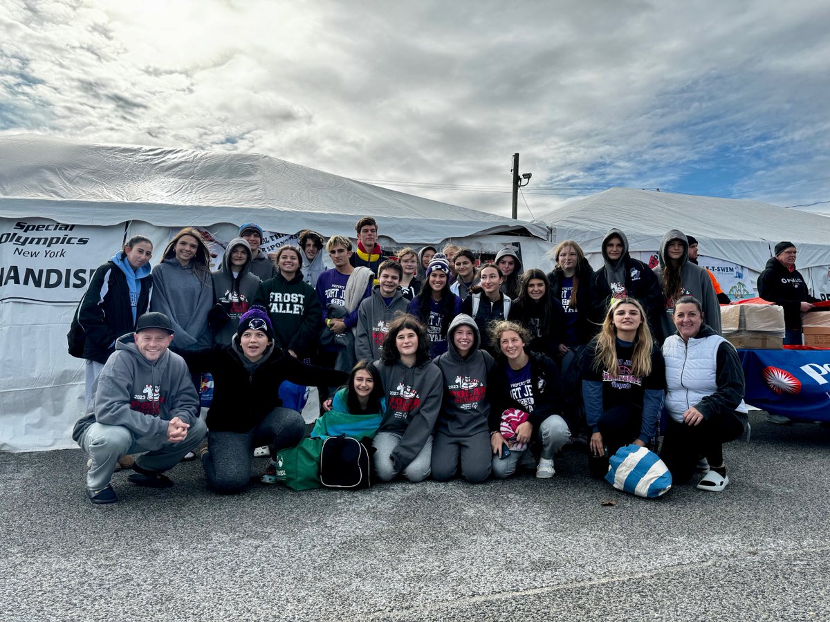 The Varsity Club attended the Town of Brookhaven’s annual Polar Plunge to benefit the Special Olympics on Nov. 18. Club members raised over $5,000, enough to sponsor 14 Olympians for the year. #PortJeffProud