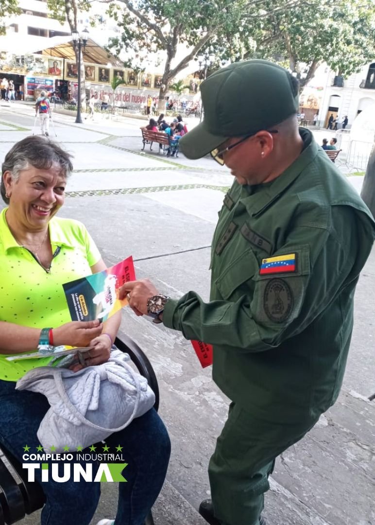 ComplejoIndust1's tweet photo. La Gran Familia del Complejo Industrial Tiuna, continúa con la Campaña  en Defensa de nuestro Esequibo y el referéndum consultivo del 03dic.

 #5VecesSí
#ElEsequiboEsNuestro https://t.co/O4Bi7U9iwy