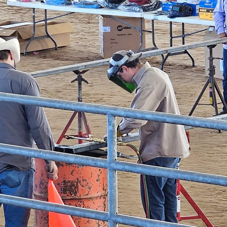 stcjaguars's tweet photo. π₯ STC excels at the 11th Torch Cutting Competition! Dual credit stars from Hidalgo, Donna, and Mission High School took top honors. Prizes included welding gear, helmets, gloves, and impressive $2,500-$3,000 scholarships for the winners! ππ©βππ¨βπ #STCPride #WeldingChamps https://t.co/VQuLixo5Wa