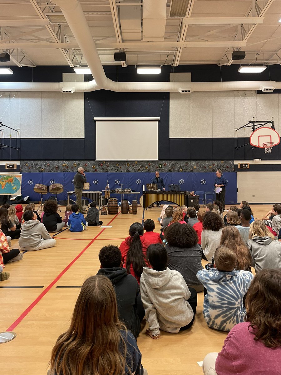 cdolsky's tweet photo. What a fun afternoon! Thank you @LibertyEdFdn for bringing KCYA's Music Around the World to our school! 🌎☀️@MHPatriot @MHmusicroom @LIBERTYSCHOOLS https://t.co/hB7ry8AajS