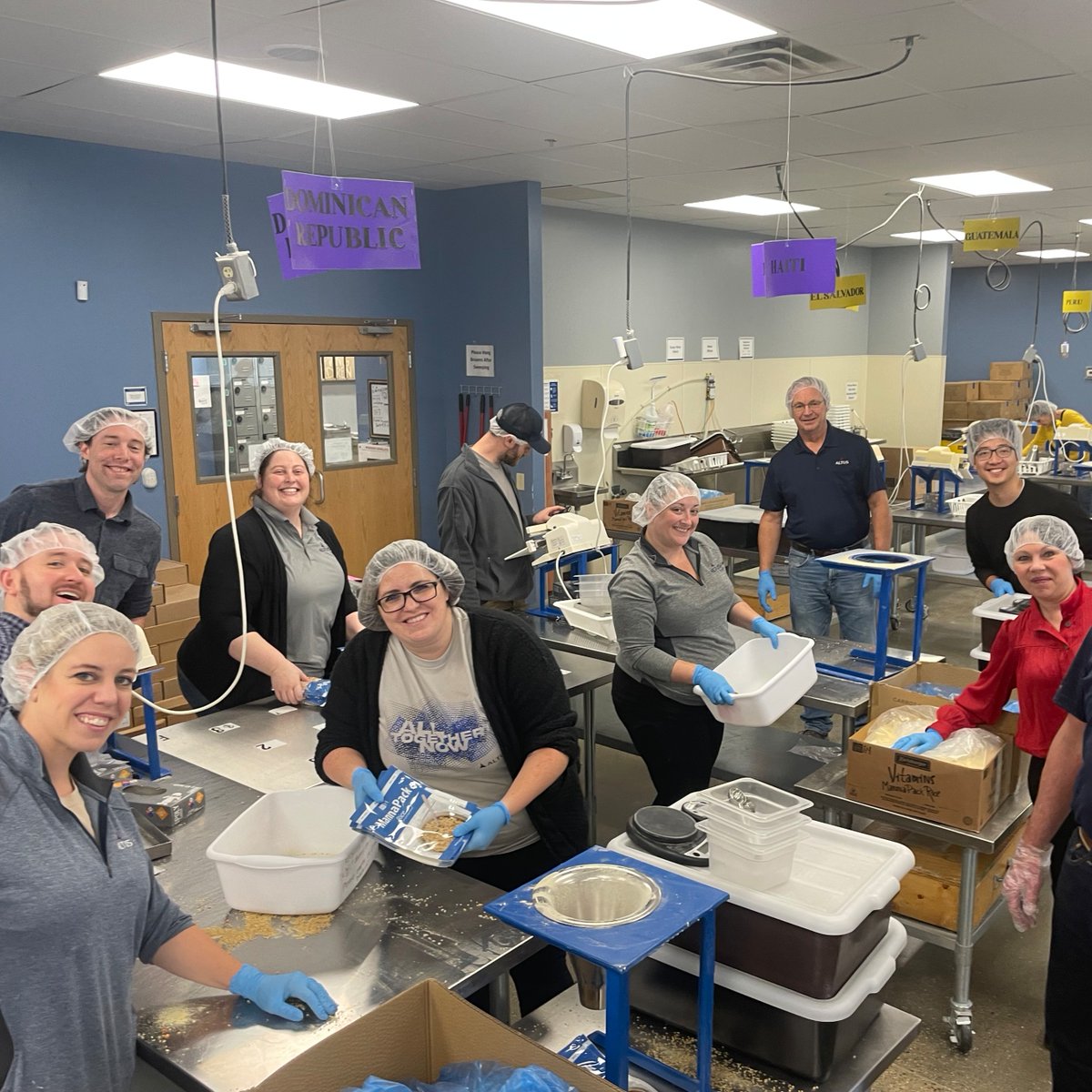 AltusProperties's tweet photo. Working once again with Feed My Starving Children, the Altus Minneapolis team recently spent the day assembling meals for families in need in Haiti. Additionally Altus will cover the cost to feed one child for a full year. https://t.co/3pfimqQe76
