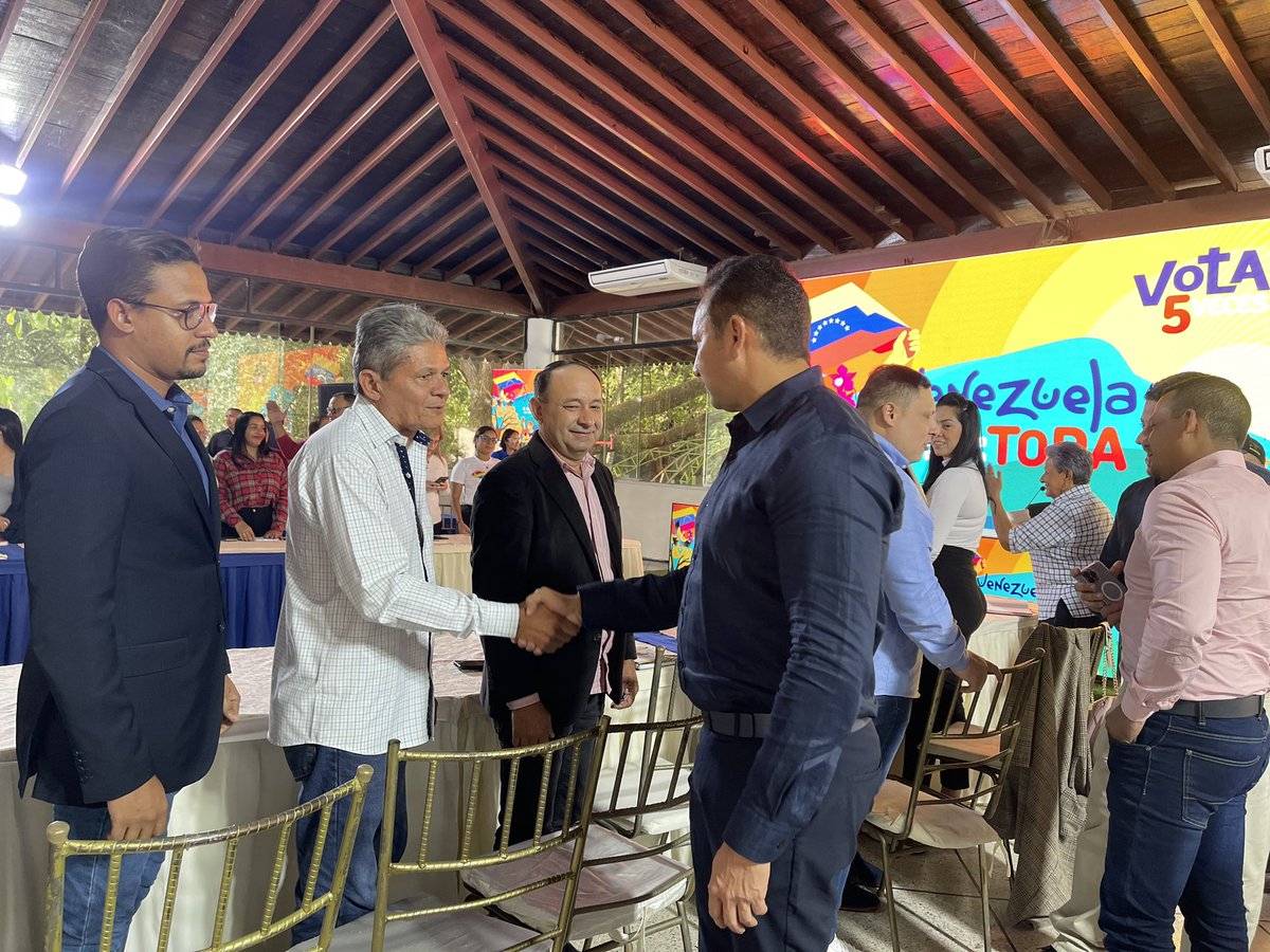 ¡Tiempos de unidad! 🤝

Gran Encuentro para la Unidad de los Guariqueños por el Esequibo 🇻🇪

Corrientes políticas, movimientos y sectores sociales estamos decididos a defender nuestro territorio el próximo 3 de diciembre en el referéndum consultivo 🖐️

#ElEsequiboEsDeVenezuela