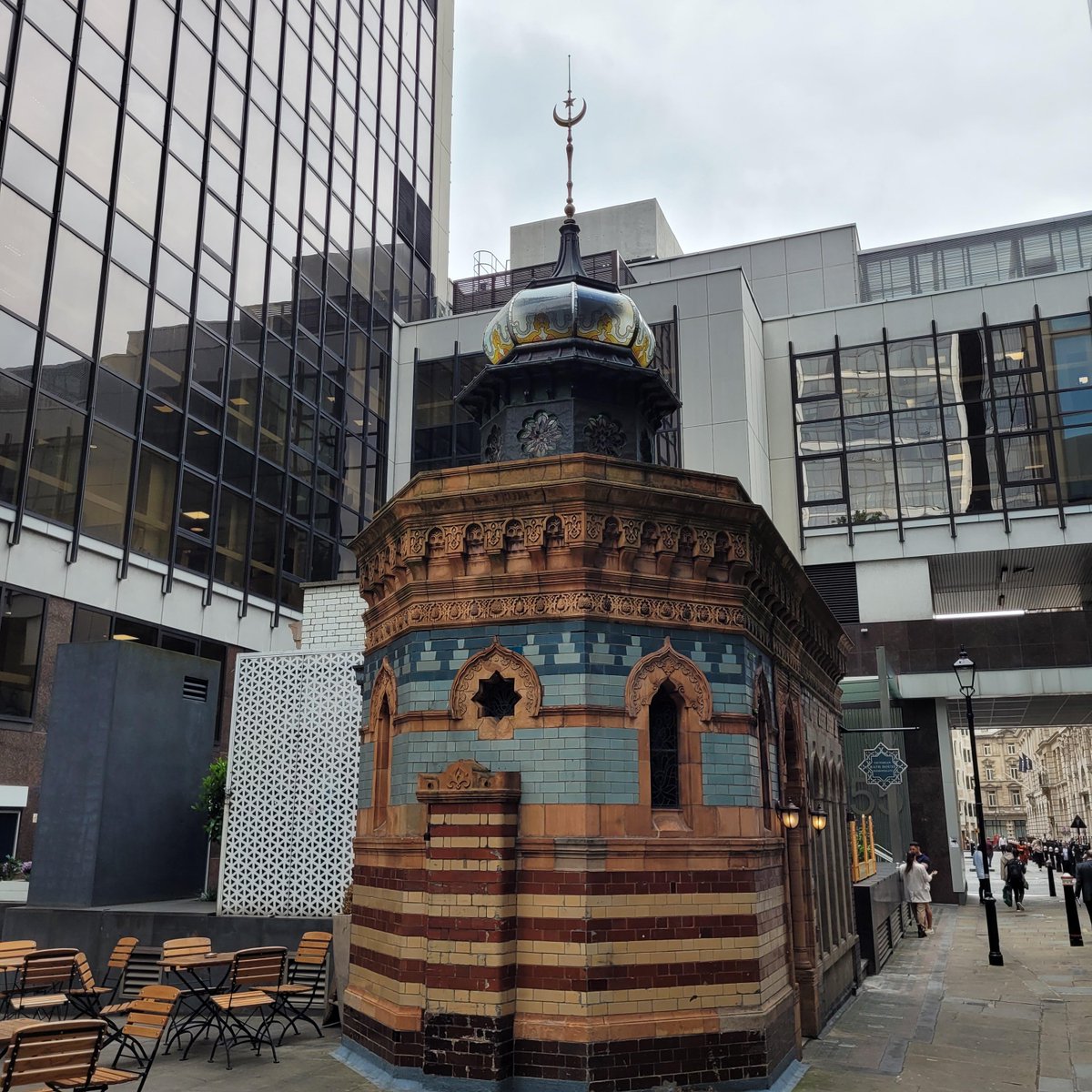 Today the City of London planning committee approved the application that will allow a developer to cantilever over the Bishopsgate Bathhouse. Our caseworker spoke at the meeting. We are very, very sad. We will keep you informed if there is further news. #cityoflondon #heritage