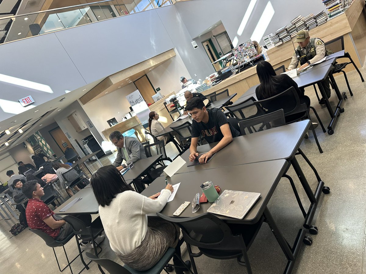 nmcarrillo21's tweet image. Last week’s round of Senior Interviews for our EL Newcomer students @PerrisHigh! #college&amp;amp;career-ready #emergingbilinguals