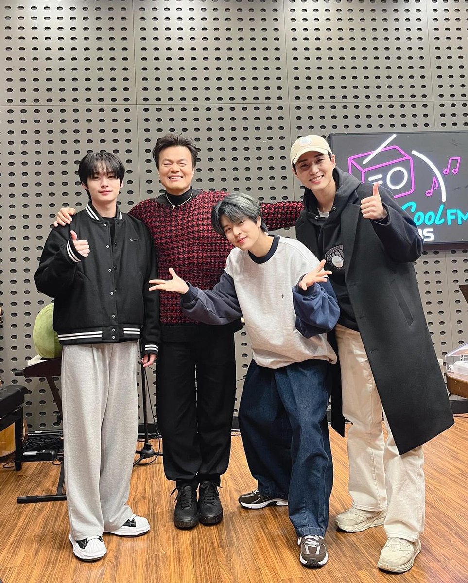 LKglobal_'s tweet photo. [📷IG] 231121 day6_kisstheradio 1/2

JYPE Family Photo

🔗 https://t.co/tIhA6oKr6p

Make sure to interact : 
💛Likes 🔗Copy link ↗️Shared 💬Comments

스트레이키즈 #리노 #LeeKnow #リノ #李旻浩 @Stray_Kids @Stray_Kids_JP https://t.co/IaRYckD0BP