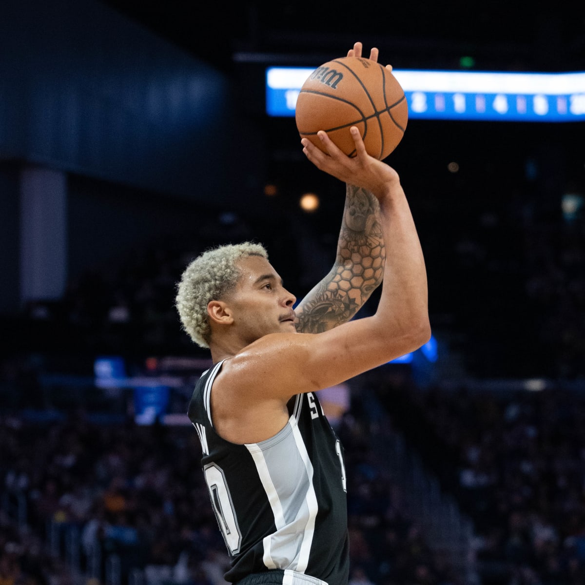 spurzumaki's tweet photo. Jeremy Sochan's 3pt% through 13 games:

2022-2023: 18.8% (6/33)
2023-2024: 41.7% (9/23)

Hard work pays off 🌟 https://t.co/DPbE5Ew63Z