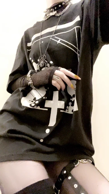 MY KURO SHIRT ARRIVEEEEED  