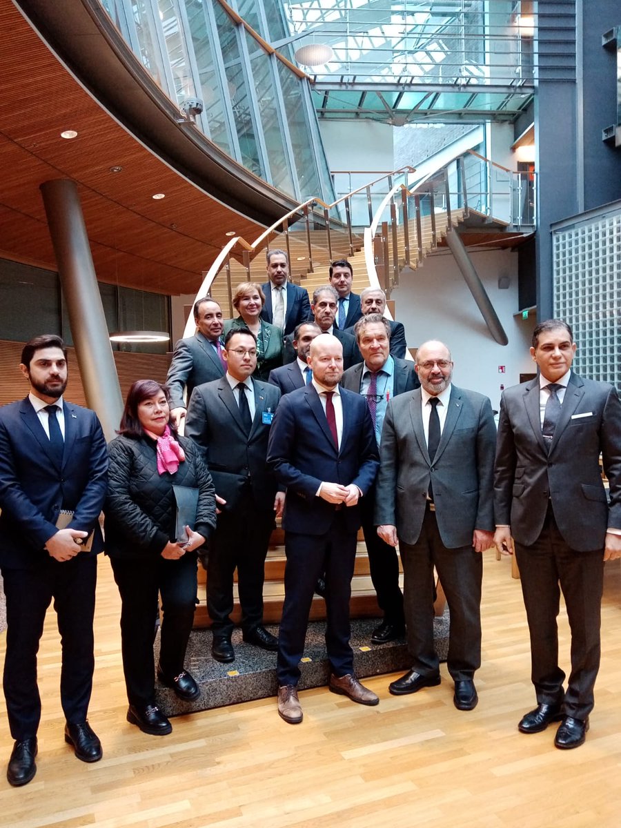 İİT üyesi ülke Büyükelçileriyle beraber Eduskunta Dışişleri Komisyonu Başkanı Sayın Kimmo Kiljunen'le gorüştük.

OIC Ambassadors met Eduskunta Foreign Affairs Committee  Chairperson <a href="/kimmokiljunen/">Kimmo Kiljunen</a>

<a href="/TC_Disisleri/">T.C. Dışişleri Bakanlığı</a>
<a href="/Deniz__Cakar/">Deniz Çakar🇹🇷</a>