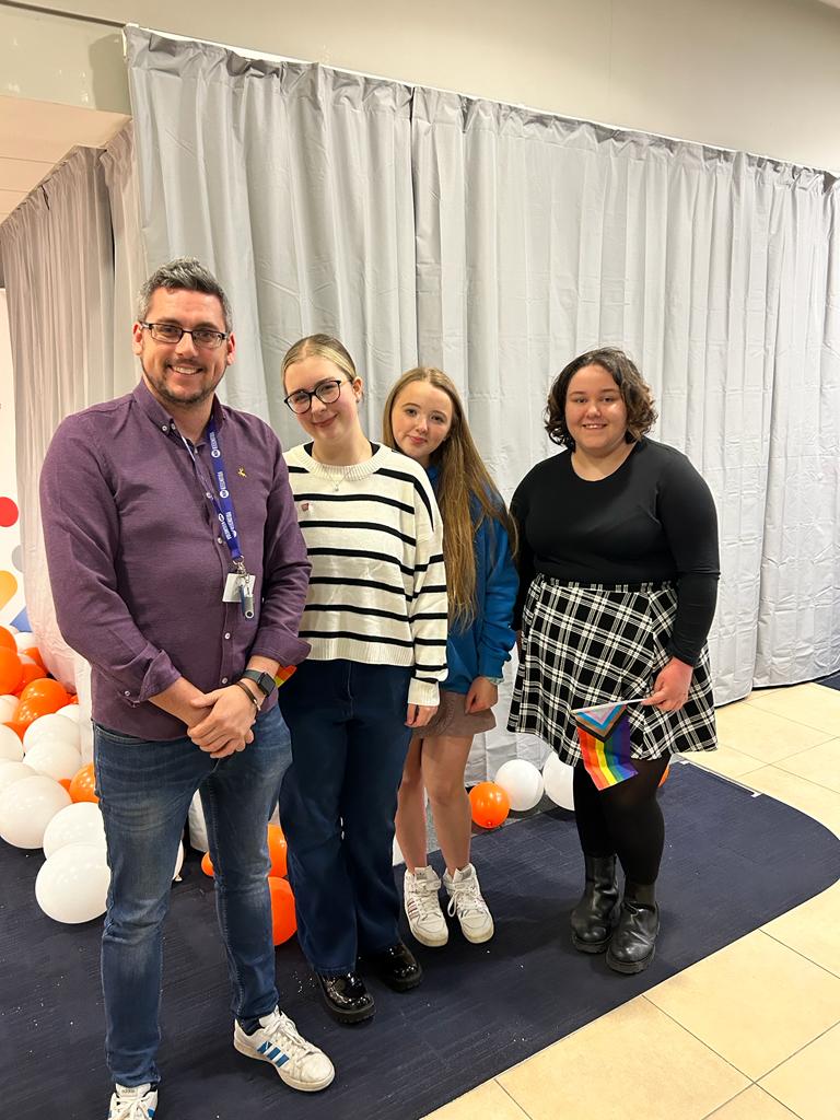 MWilliamsVN's tweet image. I'm at @PureMentalNI for the Youth Policy Collective launch. Great to see the #PowerofYouth in action during #iwillweek23. #iwill Ambassadors Elodie, Eva &amp;amp; Kaila are all members of Youth Policy Collective.
#youthvolunteering #youthactivism