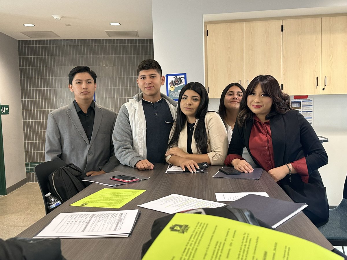 nmcarrillo21's tweet image. Many thanks to our guest interview panel for supporting @PerrisHigh Senior Interviews for EL Newcomer students!! #college&amp;amp;career-ready #emergingbilinguals