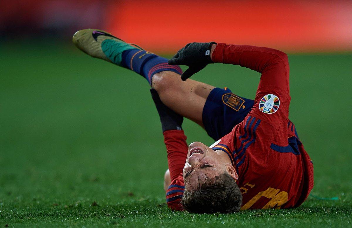 LRevDuSport's tweet photo. [ Football ⚽️]

🔴FIN DE LA SAISON POUR GAVI 😱🤕

En effet, il souffre d'une 𝗿𝘂𝗽𝘁𝘂𝗿𝗲 𝗱𝘂 𝗹𝗶𝗴𝗮𝗺𝗲𝗻𝘁 𝗰𝗿𝗼𝗶𝘀𝗲́ 𝗮𝗻𝘁𝗲́𝗿𝗶𝗲𝘂𝗿

#Gavi #Espagne #FCBarcelona https://t.co/SHUn6nmJlF