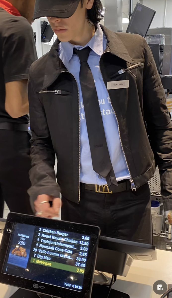 kirawontmiss's tweet image. the mcdrip fit goes hard