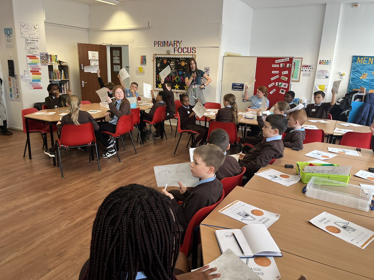 MrOBrienPrimary's tweet photo. Great first day of the week at @IntoUniversity @StBlanesGCC https://t.co/PHRgxzTWZp