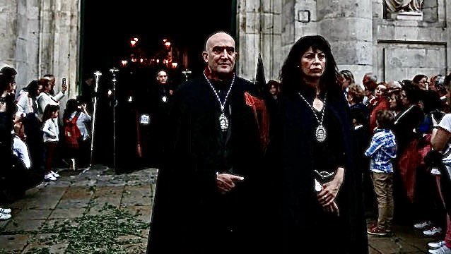 No es una imagen de la década de los 40 del siglo pasado en España, no es la jefa de la Sección Femenina de Falange, Pilar Primo de Rivera. Es la nueva ministra de Igualdad, Ana Redondo.