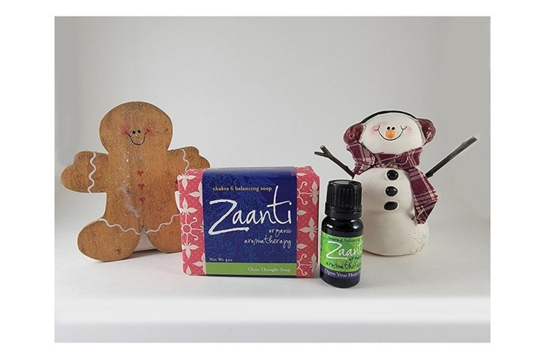 Gift cards and holiday bundles are back...
zaantionline.com/shop/holiday

#organicaromatherapy #organic #organicskincare #organicsoap #aromatherapy #womanownedbusiness #smallbatch #smallbusiness #womanowned #experiment #zaanti #witch #witchyvibes #protector #healer #holiday