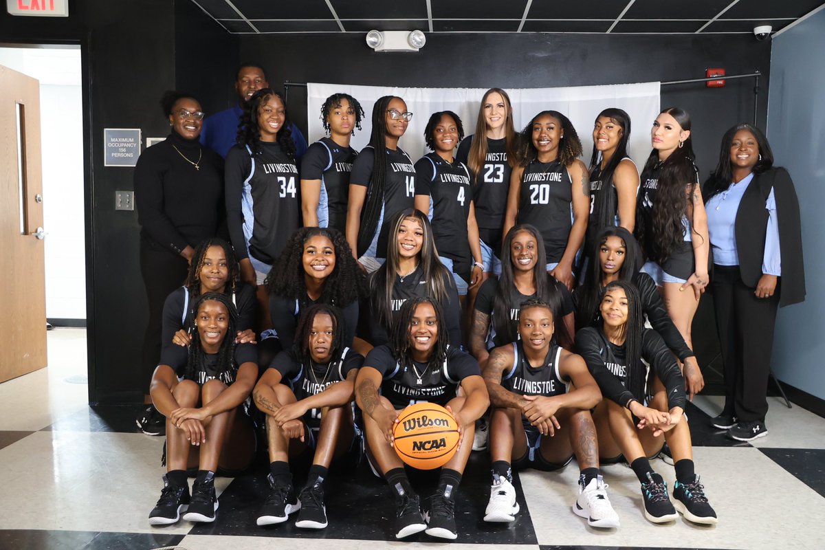 Women’s basketball media day is in the 📚 

Make sure to come out and support our home opener next Saturday, December 2nd‼️

#GoBlueBears #WhoYaWit