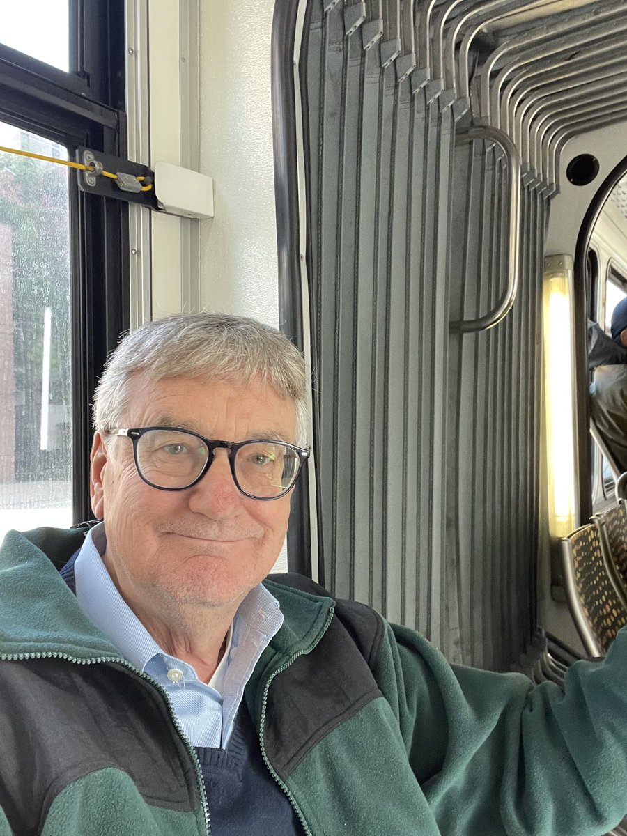 jarroldrc's tweet photo. Riding an LA Metro articulated bus - super rough ride in the back end ! https://t.co/FDnWDchH3h
