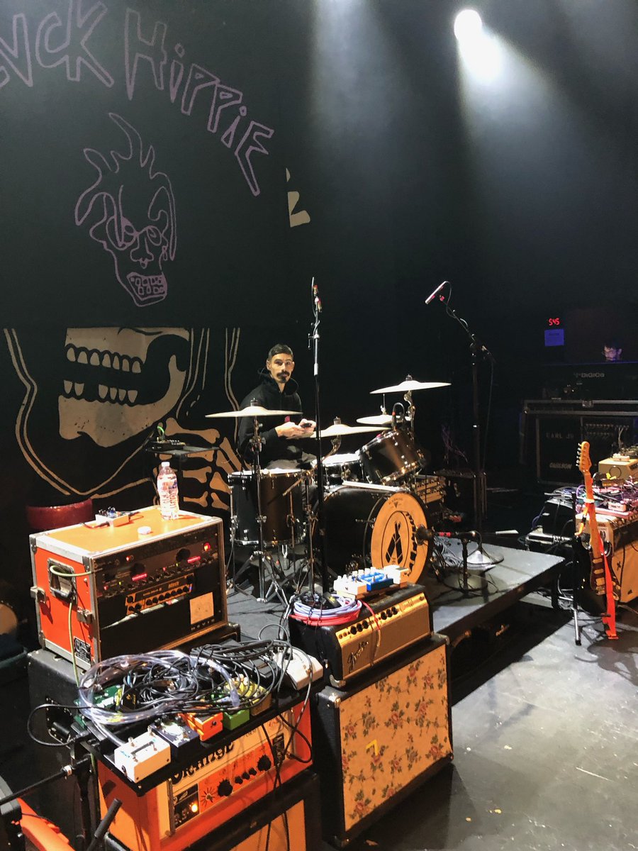 Cure your monday blues with our new single “IDC”! Check it out HERE: linktr.ee/thebandhomely