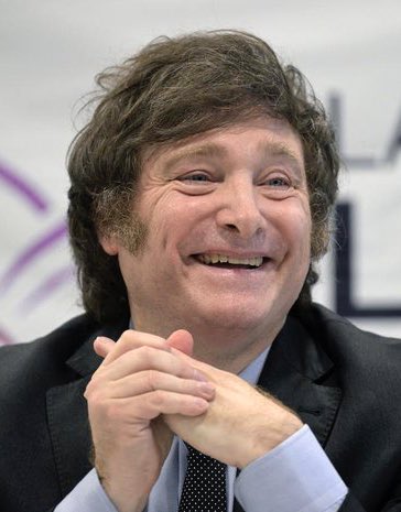 eduardomenoni's tweet photo. 🇦🇷| ÚLTIMA HORA El presidente Javier Milei confirma que cerrará el Banco Central de Argentina, privatizará la empresa energética estatal YPF, venderá todas las redes públicas de transmisión y viajará a Estados Unidos e Israel antes de su toma de posesión el 10 de diciembre. 👏🏻 https://t.co/n6nlymiVl4