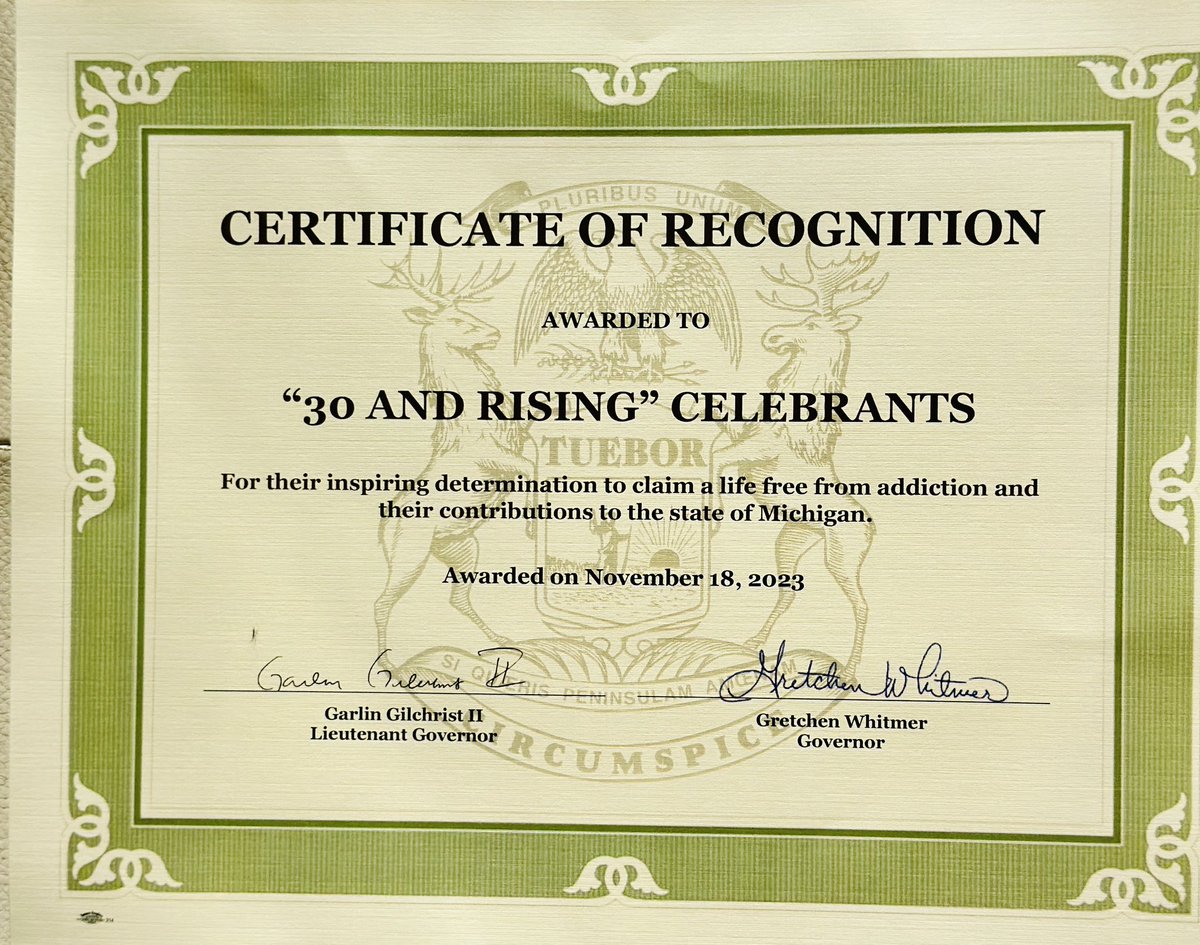 LynMCain tweet media