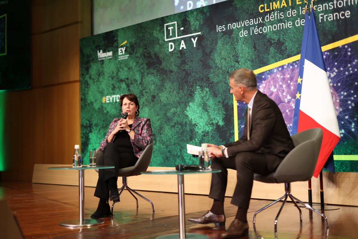 latribuneevents's tweet photo. #EYTDAY - La séquence sur "L'immobilier face à la décarbonation"
Avec : @VBedague, PDG de @nexity
Animée par @ferrerfredo https://t.co/5ARD2zkAwG