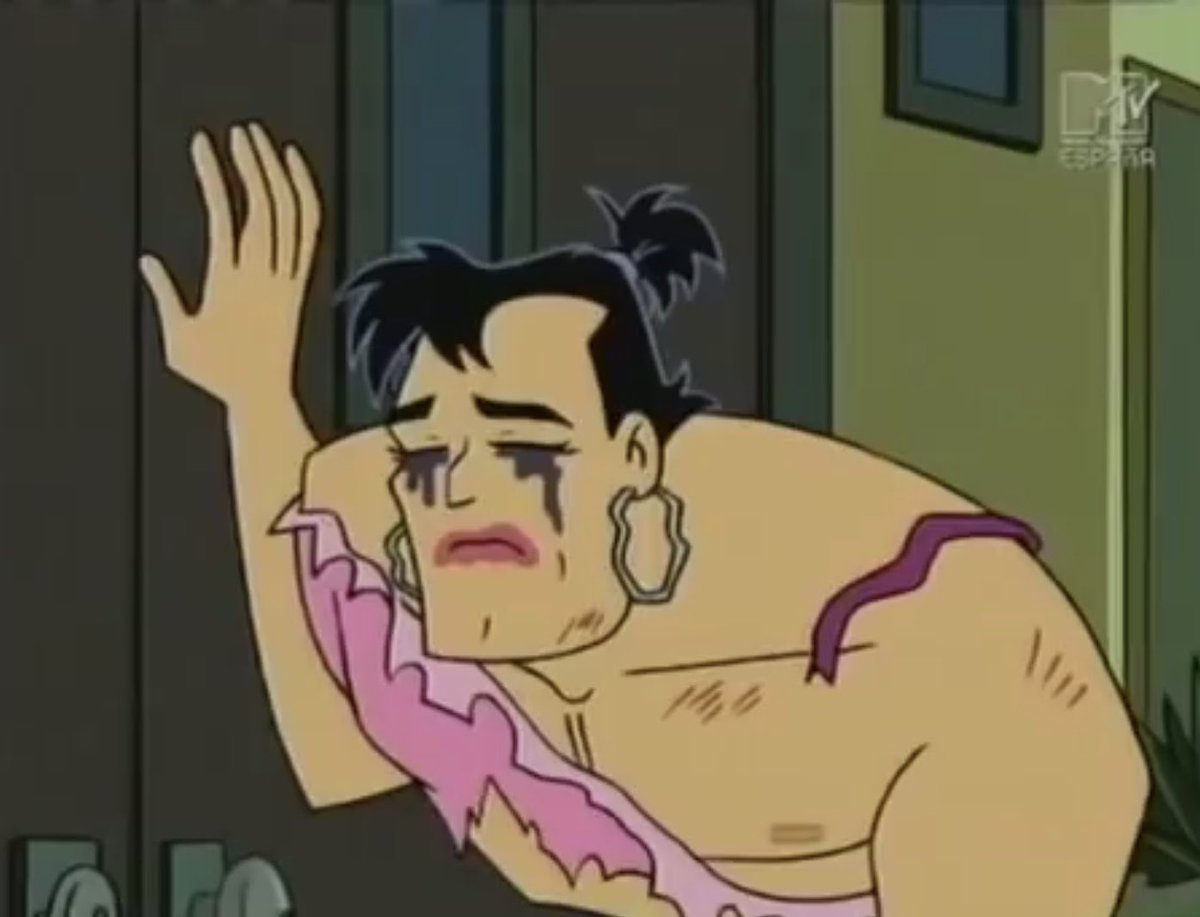 Carlitospindola's tweet image. Shakira pagando una multa de 7 millones de euros // Yo después de pagar mi renta